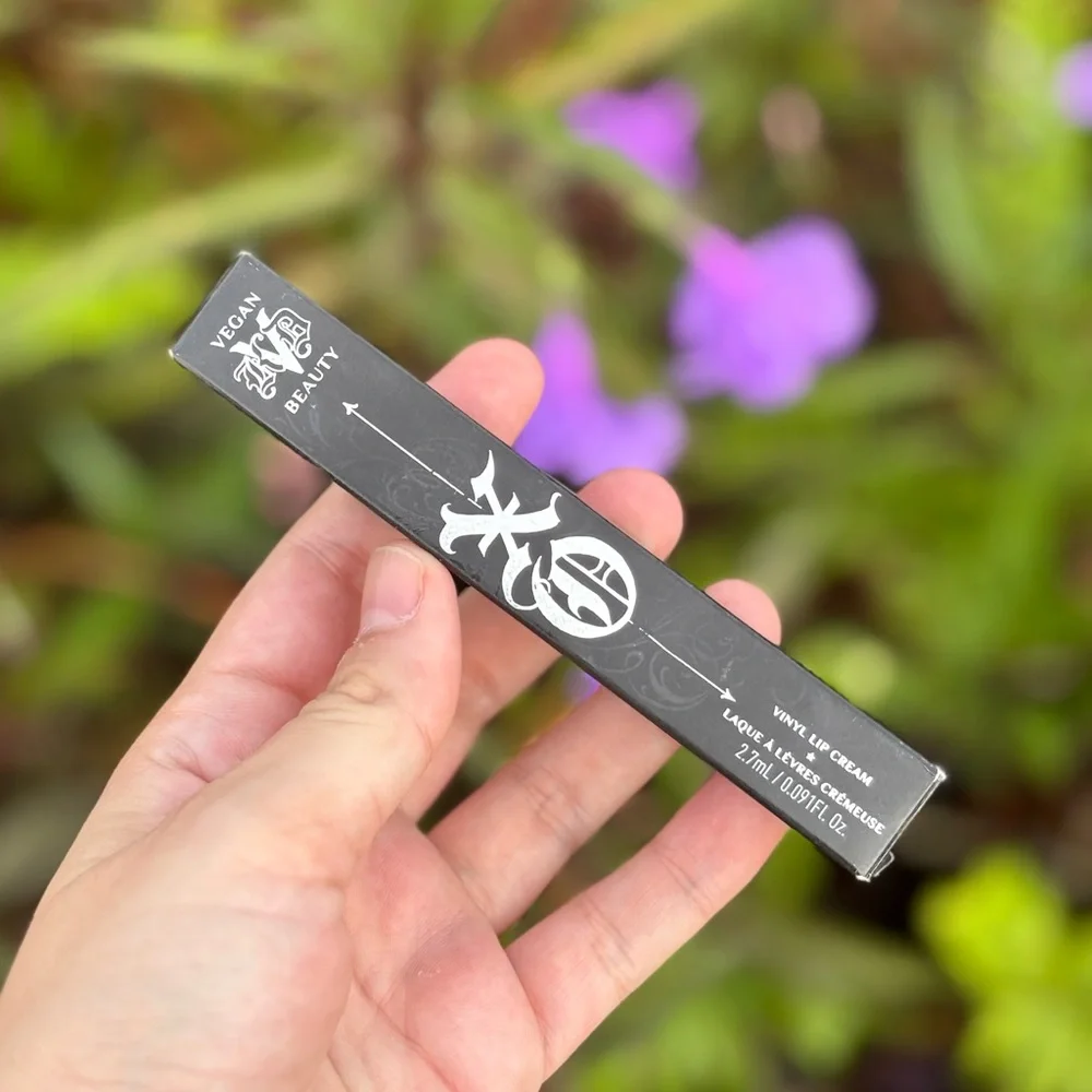 BNIB KVD Beauty • Hollyhock 70